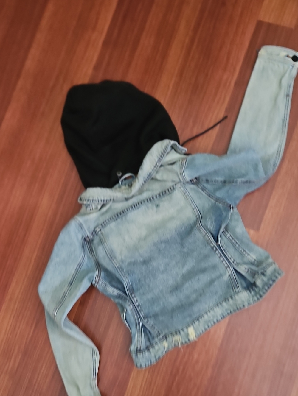 Blanknyc Jean Jacket Removable Hood Distressed NWOT Small - Picture 9 of 10